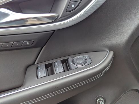 Certified 2024 Buick Envision Avenir image 28