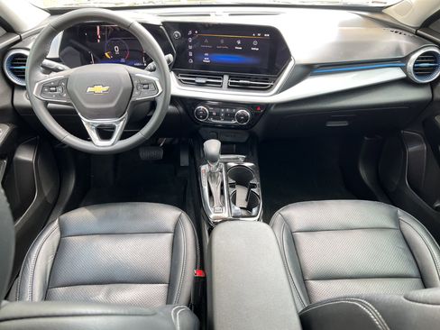 Certified 2024 Chevrolet Trax LT w/ Driver Confidence Package image 15