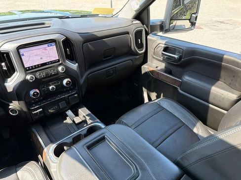 Used 2020 GMC Sierra 2500 Denali w/ Denali Ultimate Package AWD/4WD image 31