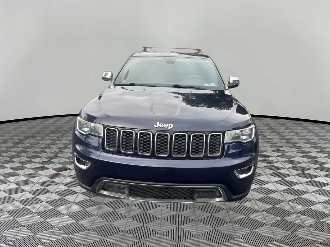 Used 2017 Jeep Grand Cherokee Limited AWD/4WD image 3