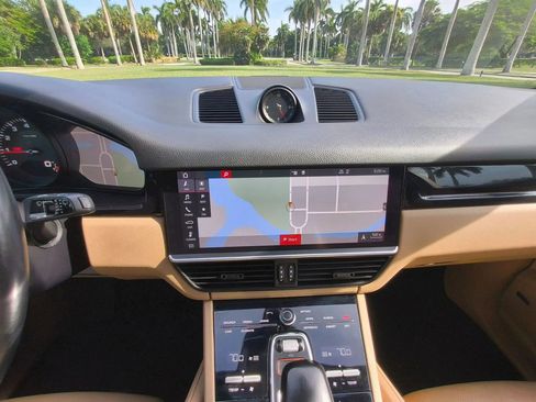 Used 2019 Porsche Cayenne image 13