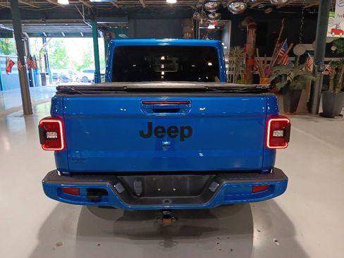 Used 2023 Jeep Gladiator Overland AWD/4WD image 7