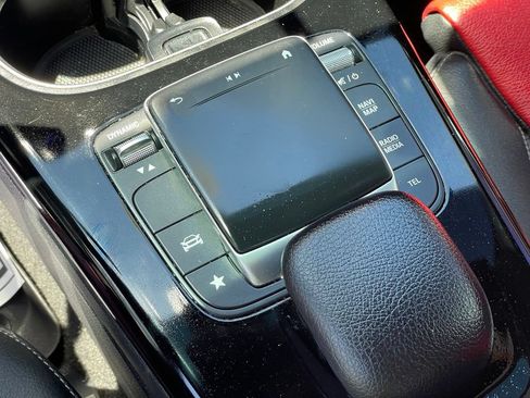 Used 2022 Mercedes-Benz CLA 250 4MATIC image 23