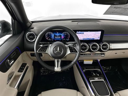 Certified 2025 Mercedes-Benz GLB 250 image 23