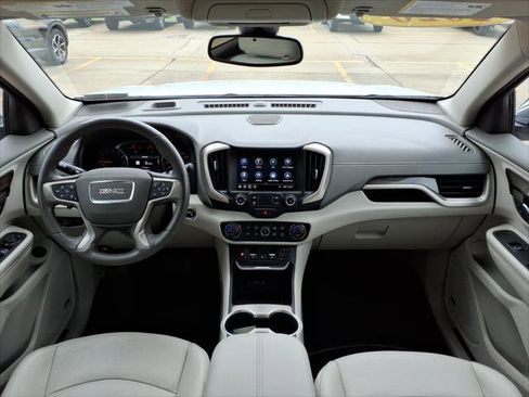 Used 2020 GMC Terrain Denali w/ Denali Premium Package AWD/4WD image 12
