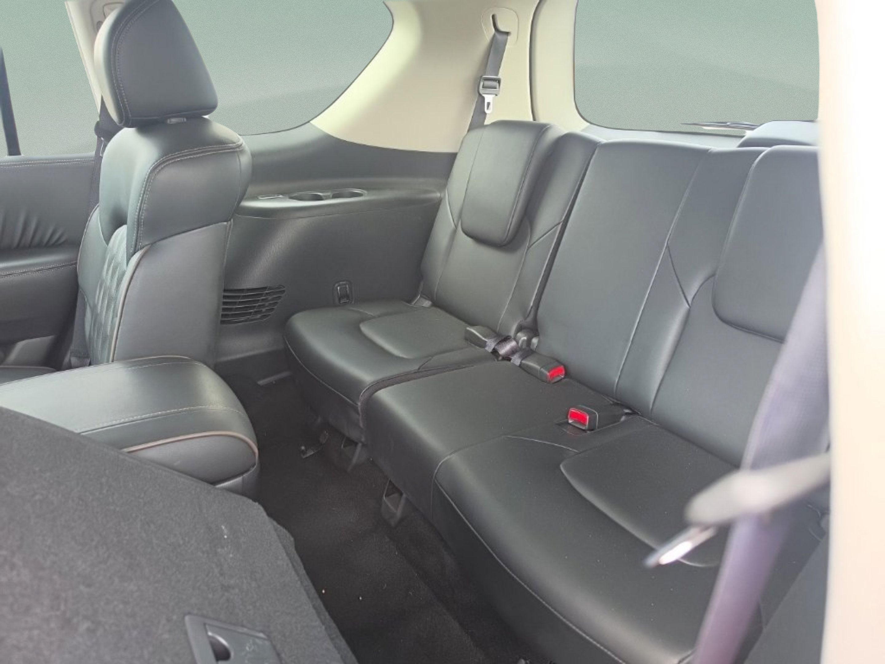Used 2024 Nissan Armada Platinum w/ Captain's Chairs Package RWD image 25
