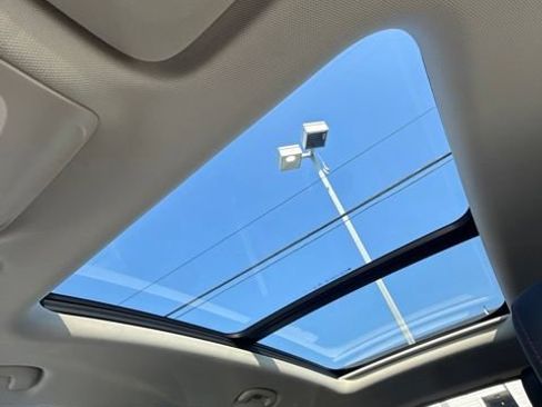 Used 2022 Buick Envision Essence w/ Technology Package I FWD image 20