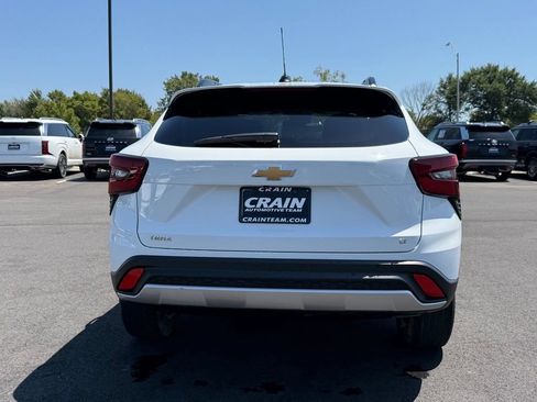 Used 2024 Chevrolet Trax LT w/ Driver Confidence Package FWD image 6