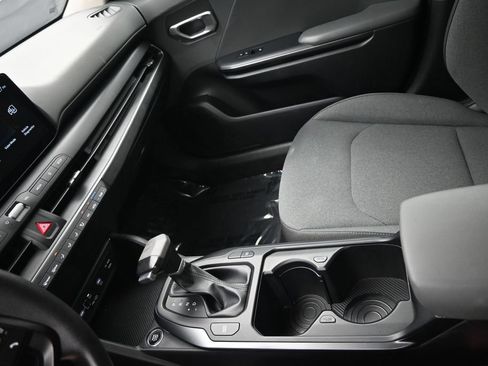 Used 2025 Kia K4 FWD image 18