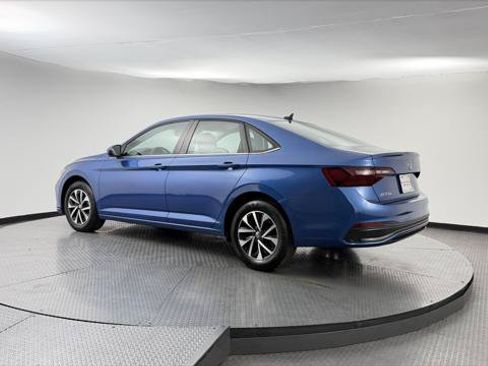 Used 2022 Volkswagen Jetta S FWD image 6