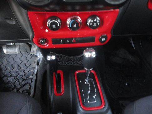 Used 2013 Jeep Wrangler Unlimited Sport AWD/4WD image 12
