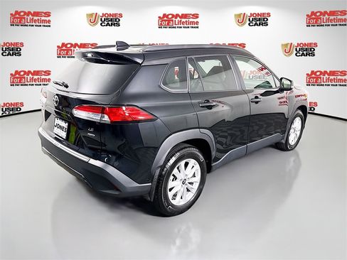 Certified 2024 Toyota Corolla Cross LE image 16