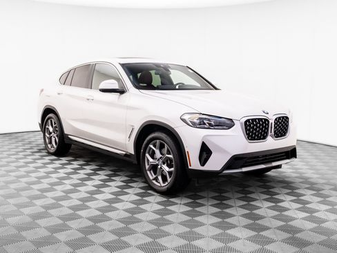 Certified 2025 BMW X4 xDrive30i AWD/4WD image 8