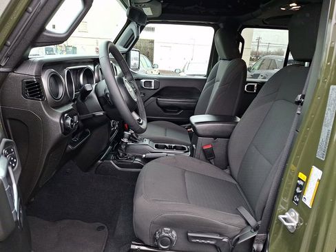 Used 2023 Jeep Wrangler Unlimited Sport AWD/4WD image 15
