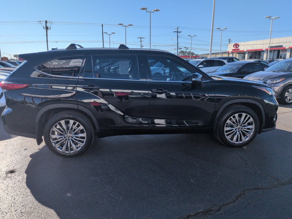Used 2022 Toyota Highlander Platinum AWD/4WD image 6