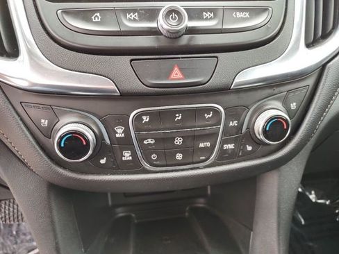 Used 2021 Chevrolet Equinox Premier AWD/4WD image 15
