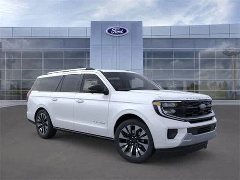 New 2025 Ford Expedition Max Platinum w/ Driver's Package image 7
