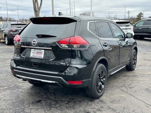 Used 2017 Nissan Rogue S image 4