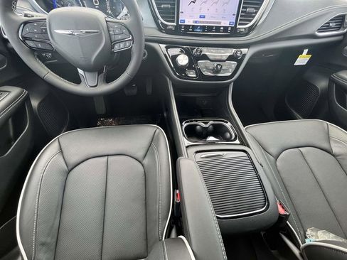 New 2026 Chrysler Pacifica Limited w/ S Appearance Package image 22