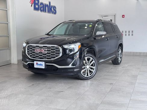 Used 2020 GMC Terrain Denali w/ Denali Premium Package AWD/4WD image 2