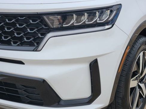 Used 2023 Kia Sorento S image 16