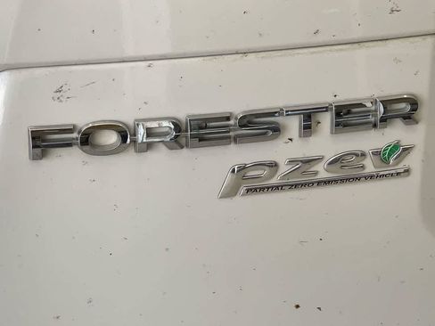 Used 2017 Subaru Forester 2.5i Limited AWD/4WD image 12