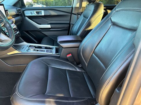 Used 2021 Ford Explorer Limited w/ Equipment Group 301A image 22