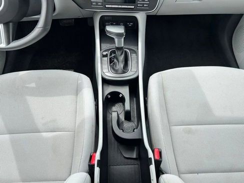 Used 2024 Hyundai Kona SEL AWD/4WD image 15