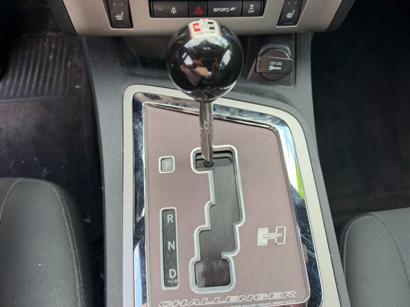 Used 2010 Dodge Challenger R/T RWD image 16