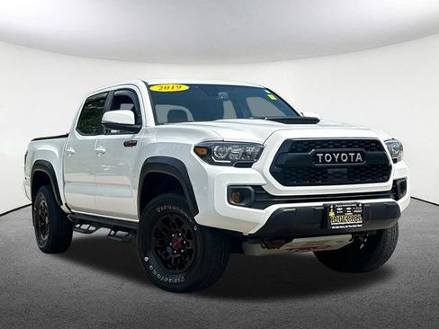 Used 2019 Toyota Tacoma TRD Pro AWD/4WD image 2