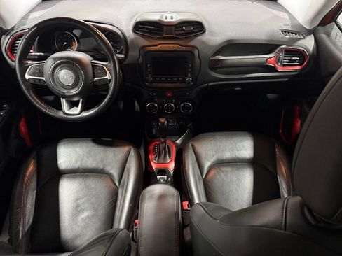 Used 2017 Jeep Renegade Trailhawk w/ Premium Trailhawk Package image 39