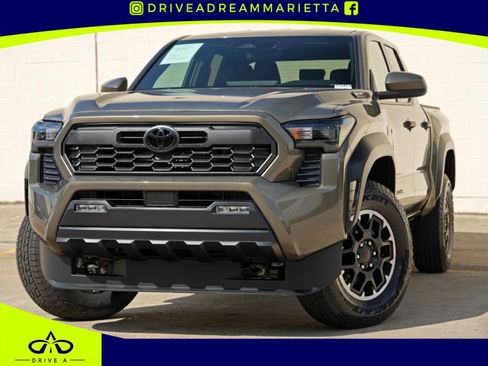 Used 2025 Toyota Tacoma TRD Off-Road AWD/4WD image 1