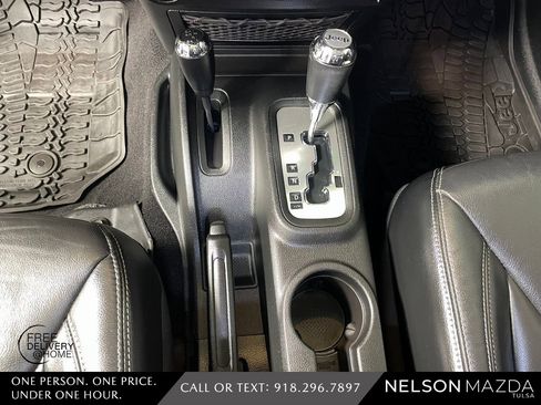 Used 2017 Jeep Wrangler Unlimited Rubicon image 29