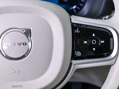 Used 2026 Volvo XC60 B5 Ultra w/ Climate Package image 12