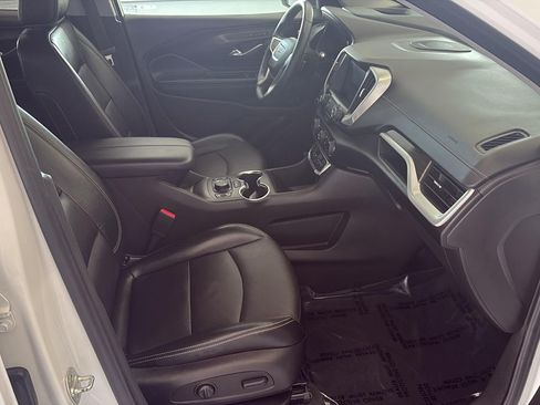 Used 2024 GMC Terrain SLT w/ Infotainment Package II AWD/4WD image 11