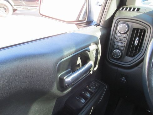 Used 2019 Chevrolet Silverado 1500 Custom Trail Boss w/ Custom Convenience Package image 21