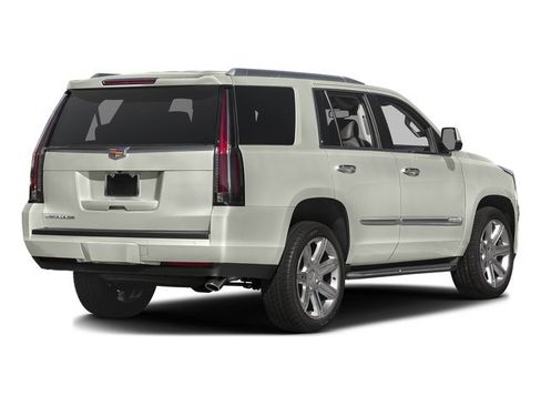 Used 2016 Cadillac Escalade Luxury AWD/4WD image 2