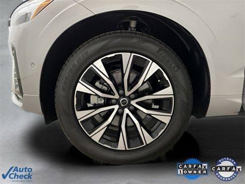 Used 2025 Volvo XC60 B5 Plus image 23