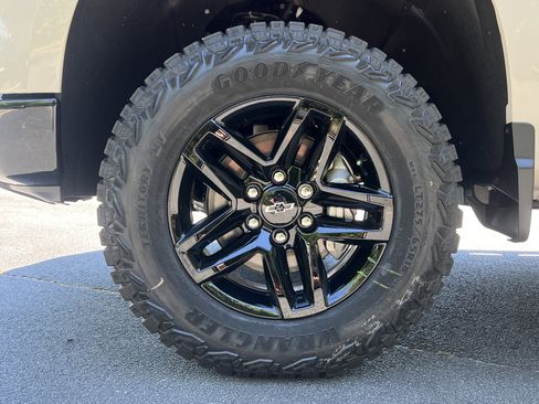 New 2026 Chevrolet Silverado 1500 Custom Trail Boss w/ LPO, Dark Essentials Package AWD/4WD image 40