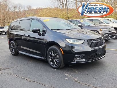 Certified 2021 Chrysler Pacifica Touring-L w/ S Appearance Package