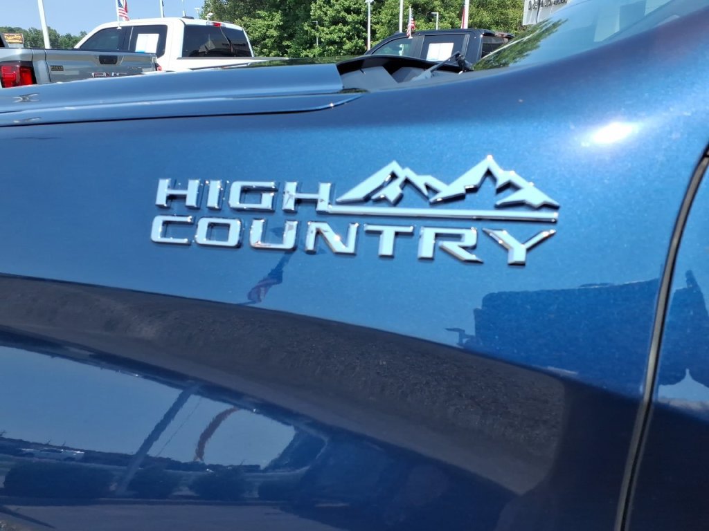 Used 2023 Chevrolet Silverado 1500 High Country AWD/4WD image 6