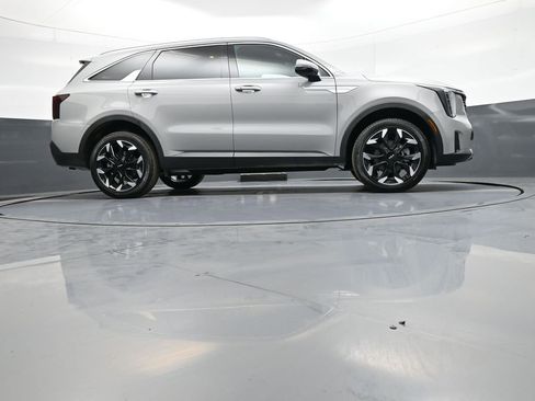 New 2026 Kia Sorento EX AWD/4WD image 30