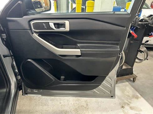 Used 2023 Ford Explorer XLT w/ Equipment Group 202A image 33