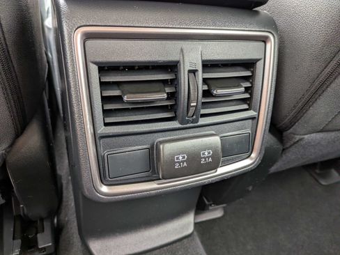 Used 2024 Subaru Forester Premium AWD/4WD image 18