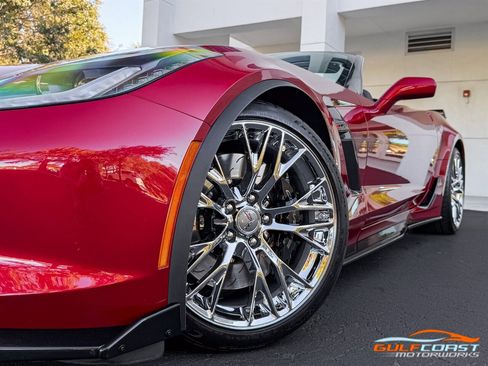 Used 2015 Chevrolet Corvette Z06 w/ 3LZ Preferred Equipment Group image 12