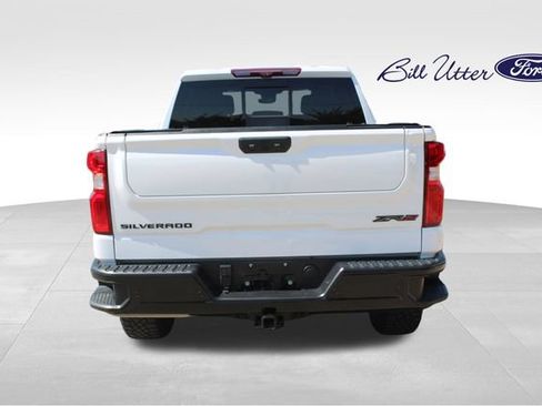 Used 2025 Chevrolet Silverado 1500 ZR2 w/ Technology Package AWD/4WD image 6