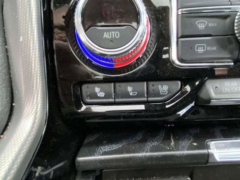 Used 2022 GMC Yukon Denali image 23