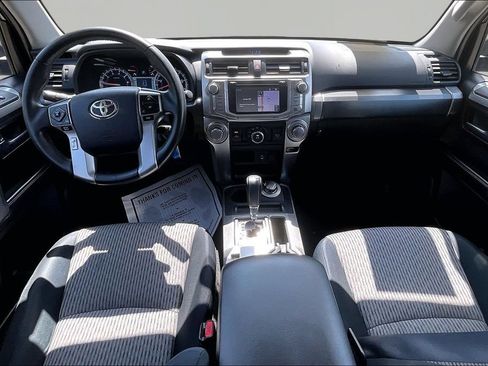 Used 2015 Toyota 4Runner SR5 AWD/4WD image 7
