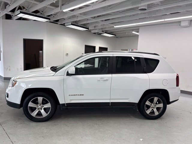 Used 2017 Jeep Compass Latitude AWD/4WD image 7
