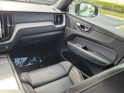 Used 2020 Volvo XC60 T5 R-Design w/ Protection Package Premier image 17